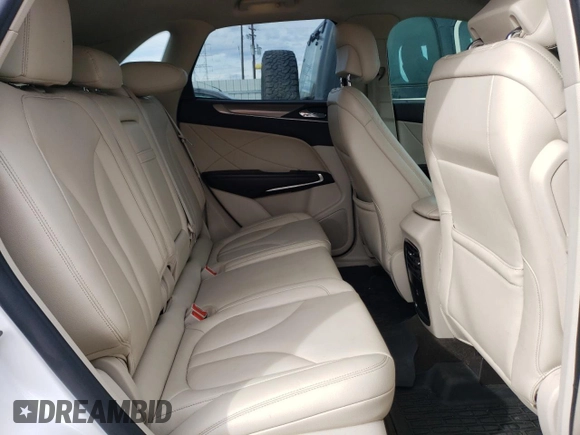 2019 Lincoln MKC Standard with VIN 5LMCJ1D9XKUL26787, listed as a Copart auction lot 40276364 with 81,052 mi miles and . Bid and sale history available at DreamBid. Image 11.