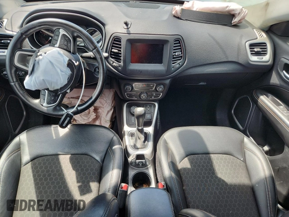2020 Jeep Compass Latitude с VIN 3C4NJDBB0LT101376, выставлен на аукционе Copart как лот 52676275 с пробегом 35 965 миль миль и Списание • Salvage title. История ставок и продаж доступна на DreamBid. Изображение 8.