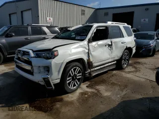 2020 Toyota 4Runner SR5 with VIN JTEBU5JR1L5781959, listed as a Copart auction lot 61453045 with Not provided miles and Non repairable. Bid and sale history available at DreamBid. Image 1.