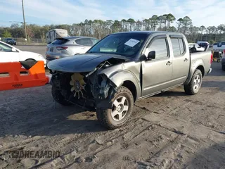 2008 Nissan Frontier SE z VIN 1N6AD07U28C448586, wystawiony jako IAAI lot #41245564 z przebiegiem 176 279 mil mil oraz . Historia ofert i sprzedaży dostępna na DreamBid. Obrazek 2.
