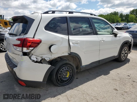 2022 Subaru Forester Premium z VIN JF2SKADC3NH405339, wystawiony jako Copart lot #55723705 z przebiegiem 12 990 mil mil oraz Szkoda całkowita • Salvage title. Historia ofert i sprzedaży dostępna na DreamBid. Obrazek 3.