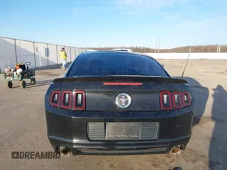 2014 Ford Mustang V6 z VIN 1ZVBP8AM4E5262440, wystawiony jako IAAI lot #41523652 z przebiegiem 140 573 mil mil oraz . Historia ofert i sprzedaży dostępna na DreamBid. Obrazek 17.