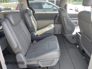 2008 Chrysler Town & Country Touring with VIN 2A8HR54P28R718253, listed as a IAAI auction lot 42099921 with 90,865 mi miles. Bid and sale history available at carsss.com. Image 8.