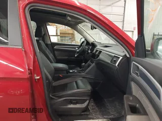 2022 Volkswagen Atlas 3.6L V6 SEL R-Line with VIN 1V2AR2CA6NC548406, listed as a IAAI auction lot 41599286 with 46,685 mi miles. Bid and sale history available at carsss.com. Image 5.