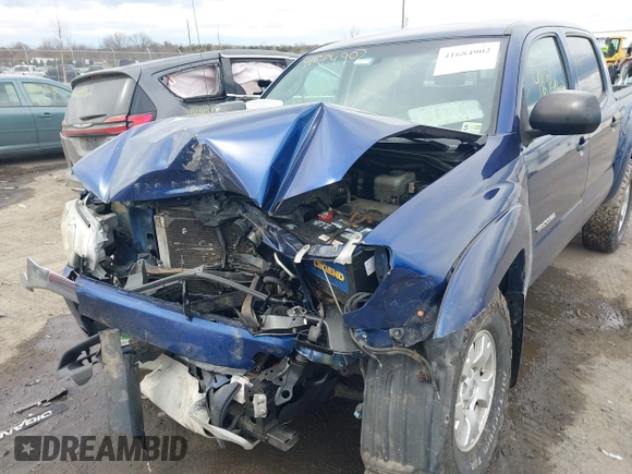 2014 Toyota Tacoma with VIN 3TMLU4EN0EM147243, listed as a IAAI auction lot 41684902 with 308,167 mi miles. Bid and sale history available at carsss.com. Image 6.