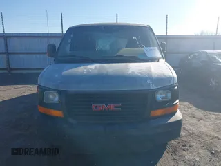 2005 GMC Savana z VIN 1GJHG39U351150281, wystawiony jako IAAI lot #41489566 z przebiegiem 141 099 mil mil oraz . Historia ofert i sprzedaży dostępna na DreamBid. Obrazek 12.