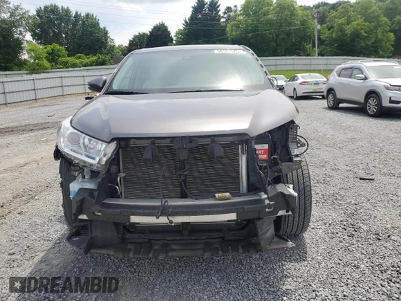 2018 Toyota Highlander LE with VIN 5TDZARFH4JS039470, listed as a Copart auction lot 56961575 with 40,236 mi miles and Salvage title. Bid and sale history available at DreamBid. Image 5.