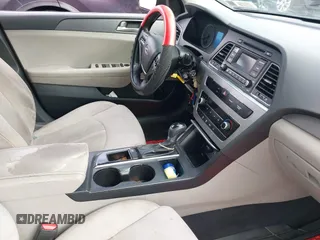 2016 Hyundai Sonata SE z VIN 5NPE24AF3GH388462, wystawiony jako IAAI lot #42468877 z przebiegiem 178 271 mil mil oraz . Historia ofert i sprzedaży dostępna na DreamBid. Obrazek 5.