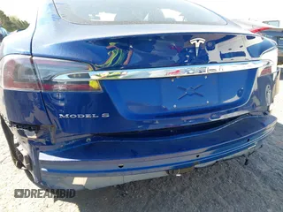 2017 Tesla Model S 60 with VIN 5YJSA1E19HF186227, listed as a IAAI auction lot 41888015 with 105,510 mi miles and . Bid and sale history available at DreamBid. Image 6.