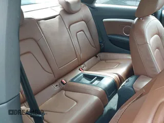 2011 Audi A5 Premium Plus z VIN WAULFAFR2BA051470, wystawiony jako IAAI lot #42465472 z przebiegiem 108 172 mil mil oraz . Historia ofert i sprzedaży dostępna na DreamBid. Obrazek 8.