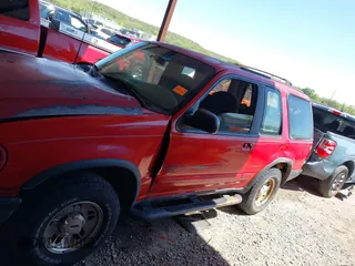 1996 Ford Explorer z VIN 1FMCU24X3TUA68712, wystawiony jako IAAI lot #41976840 z przebiegiem 274 887 mil mil oraz . Historia ofert i sprzedaży dostępna na DreamBid. Obrazek 14.
