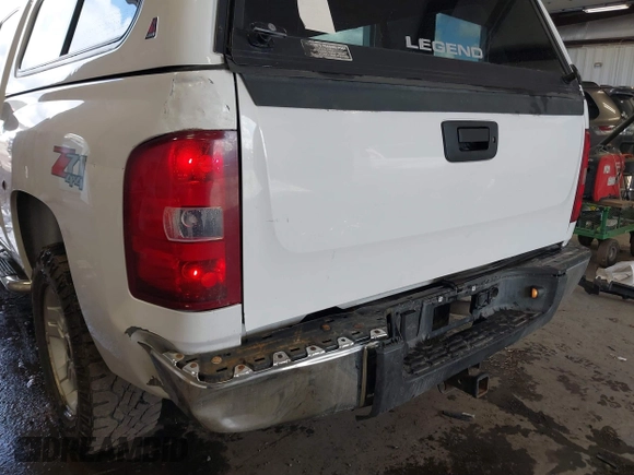 2010 Chevrolet Silverado 1500 LT with VIN 3GCRKSE32AG150933, listed as a IAAI auction lot 41721088 with 269,584 mi miles and . Bid and sale history available at DreamBid. Image 19.