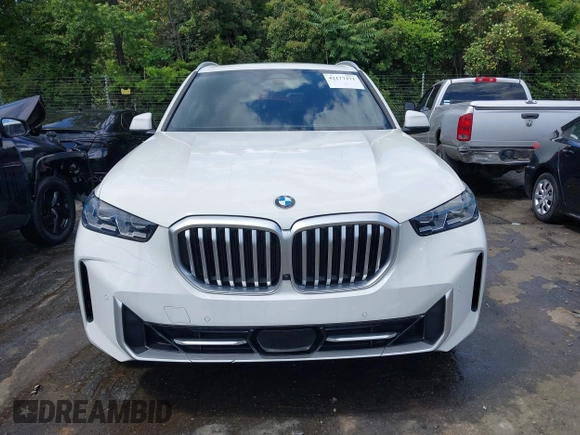 2024 BMW X5 xDrive40i z VIN 5UX23EU05R9S29952, wystawiony jako IAAI lot #42177371 z przebiegiem 26 832 mil mil oraz . Historia ofert i sprzedaży dostępna na DreamBid. Obrazek 12.