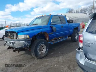 1998 Dodge 2500 with VIN 1B7KF23D6WJ148755, listed as a IAAI auction lot 42001617 with 259,540 mi miles. Bid and sale history available at carsss.com. Image 2.