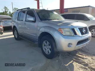 2008 Nissan Pathfinder LE z VIN 5N1AR18UX8C640889, wystawiony jako IAAI lot #42106091 z przebiegiem 202 605 mil mil oraz . Historia ofert i sprzedaży dostępna na DreamBid. Obrazek 1.
