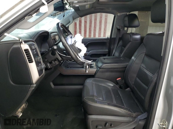 2018 GMC Sierra 2500HD Denali z VIN 1GT12UEY3JF252702, wystawiony jako Copart lot #55387655 z przebiegiem 75 059 mil mil oraz Szkody całkowita. Historia ofert i sprzedaży dostępna na DreamBid. Obrazek 7.