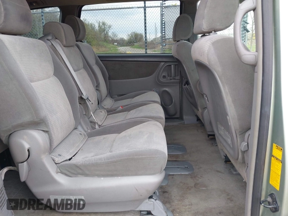 2007 Toyota Sienna CE with VIN 5TDZK23C87S017462, listed as a IAAI auction lot 42113773 with 201,306 mi miles. Bid and sale history available at carsss.com. Image 8.