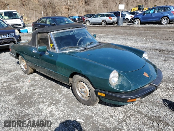 1983 Alfa Romeo Spider Veloce z VIN ZARBA541XD1016802, wystawiony jako Copart lot #51383595 z przebiegiem 127 904 mil mil oraz Czysty tytuł • Clean title. Historia ofert i sprzedaży dostępna na DreamBid. Obrazek 4.