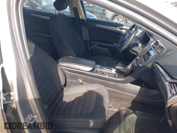 2020 Ford Fusion SE z VIN 3FA6P0LU8LR163896, wystawiony jako IAAI lot #41994803 z przebiegiem 89 892 mil mil oraz . Historia ofert i sprzedaży dostępna na DreamBid. Obrazek 5.