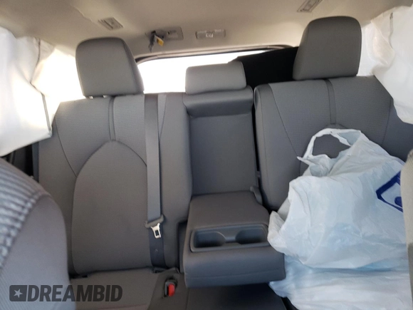 2022 Toyota Highlander LE z VIN 5TDBZRBH4NS246673, wystawiony jako Copart lot #40898463 z przebiegiem 2 366 mil mil oraz . Historia ofert i sprzedaży dostępna na DreamBid. Obrazek 10.