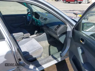 2003 Honda Civic LX with VIN 1HGES16533L014777, listed as a IAAI auction lot 42023277 with 204,094 mi miles and . Bid and sale history available at carsss.com. Image 5.