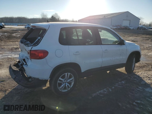 2012 Volkswagen Tiguan LE with VIN WVGAV7AXXCW568697, listed as a Copart auction lot 43210435 with 181,249 mi miles and Salvage title. Bid and sale history available at DreamBid. Image 3.