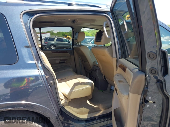 2014 Nissan Armada SV z VIN 5N1AA0NC2EN607107, wystawiony jako IAAI lot #42198605 z przebiegiem 241 099 mil mil oraz . Historia ofert i sprzedaży dostępna na DreamBid. Obrazek 8.
