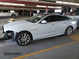 2016 Jaguar XJ R-Sport z VIN SAJWJ1CD1G8V92615, wystawiony jako Copart lot #79531373 z przebiegiem 108 166 mil mil oraz . Historia ofert i sprzedaży dostępna na DreamBid. Obrazek 1.