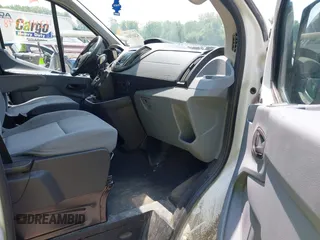 2019 Ford Transit Passenger XL z VIN 1FBZX2YM4KKB64966, wystawiony jako IAAI lot #42417498 z przebiegiem 157 311 mil mil oraz . Historia ofert i sprzedaży dostępna na DreamBid. Obrazek 5.