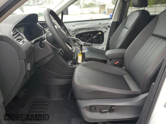2024 Volkswagen Tiguan with VIN 3VVTB7AX3RM233619, listed as a Copart auction lot 51043355 with 1,002 mi miles and Salvage title. Bid and sale history available at DreamBid. Image 7.