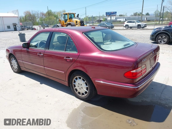 2000 Mercedes-Benz E-Class with VIN WDBJF65J1YB018240, listed as a IAAI auction lot 42051187 with 186,651 mi miles. Bid and sale history available at carsss.com. Image 3.
