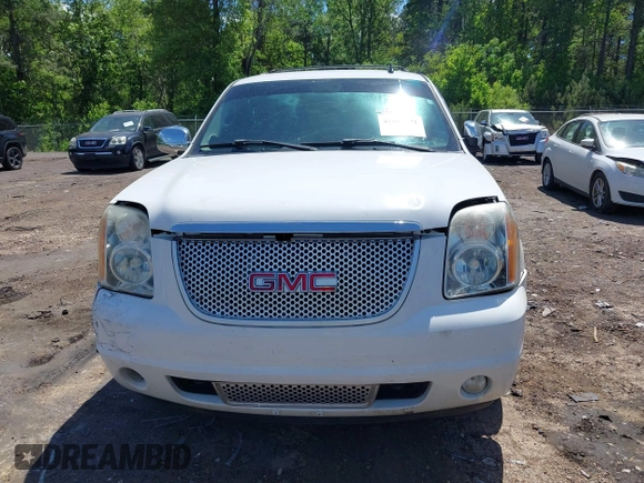 2007 GMC Yukon SLE w/3SA with VIN 1GKFC13C77R301193, listed as a IAAI auction lot 41995771 with 274,631 mi miles. Bid and sale history available at carsss.com. Image 6.