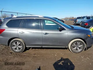 2019 Nissan Pathfinder S z VIN 5N1DR2MM7KC627310, wystawiony jako IAAI lot #42064061 z przebiegiem 110 353 mil mil oraz . Historia ofert i sprzedaży dostępna na DreamBid. Obrazek 13.