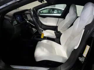 2019 Tesla Model S 75D z VIN 5YJSA1E25KF310915, wystawiony jako Copart lot #58130705 z przebiegiem 61 330 mil mil oraz Szkoda całkowita • Salvage title. Historia ofert i sprzedaży dostępna na DreamBid. Obrazek 7.