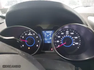 2015 Hyundai Veloster with VIN KMHTC6AD4FU244725, listed as a IAAI auction lot 41547996 with 70,203 mi miles. Bid and sale history available at carsss.com. Image 15.