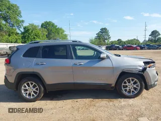 2016 Jeep Cherokee Latitude with VIN 1C4PJMCB3GW231806, listed as a IAAI auction lot 41997517 with 170,188 mi miles and . Bid and sale history available at carsss.com. Image 14.