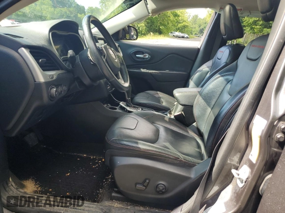 2015 Jeep Cherokee Trailhawk с VIN 1C4PJMBS3FW698997, выставлен на аукционе Copart как лот 63470875 с пробегом 107 535 миль миль и Списание • Salvage title. История ставок и продаж доступна на DreamBid. Изображение 7.