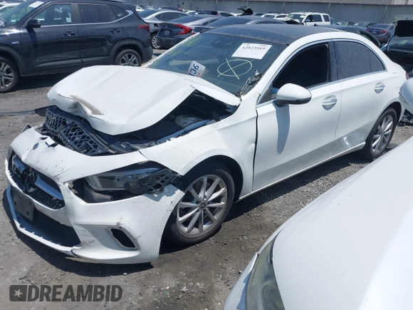 2019 Mercedes-Benz A 220 z VIN WDD3G4EB7KW022688, wystawiony jako IAAI lot #42023919 z przebiegiem 59 968 mil mil oraz . Historia ofert i sprzedaży dostępna na DreamBid. Obrazek 2.