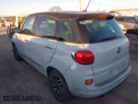2015 FIAT 500L Lounge with VIN ZFBCFACH8FZ031314, listed as a IAAI auction lot 41392026 with 184,145 mi miles. Bid and sale history available at carsss.com. Image 3.