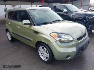 2011 Kia Soul + with VIN KNDJT2A26B7296787, listed as a IAAI auction lot 41889946 with 129,052 mi miles. Bid and sale history available at carsss.com. Image 1.
