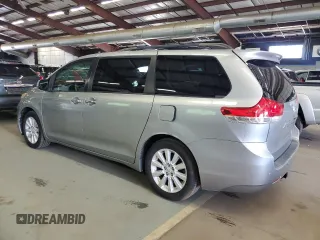 2011 Toyota Sienna XLE z VIN 5TDDK3DC4BS006272, wystawiony jako Copart lot #65144215 z przebiegiem 270 006 mil mil oraz Czysty tytuł • Clean title. Historia ofert i sprzedaży dostępna na DreamBid. Obrazek 2.