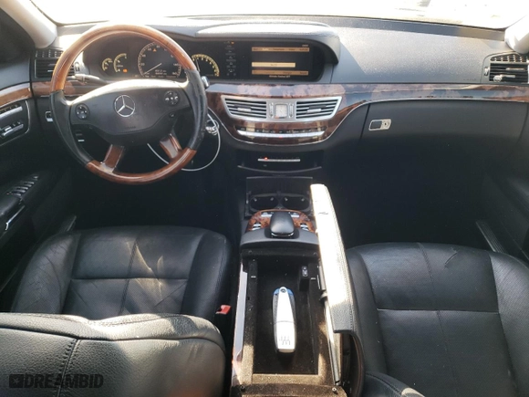 2008 Mercedes-Benz S-Class 5.5L V8 with VIN WDDNG71X88A210668, listed as a Copart auction lot 42051995 with 186,943 mi miles and Salvage Title. Bid and sale history available at carsss.com. Image 8.