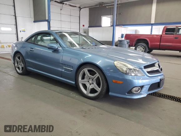 2011 Mercedes-Benz SL 550 z VIN WDBSK7BA2BF165452, wystawiony jako Copart lot #56489445 z przebiegiem Nie podano mil oraz Szkoda całkowita • Salvage title. Historia ofert i sprzedaży dostępna na DreamBid. Obrazek 4.