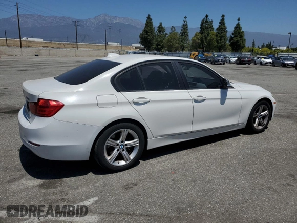 2013 BMW 3 Series 328i z VIN WBA3C1C56DF436269, wystawiony jako Copart lot #57311725 z przebiegiem 139 482 mil mil oraz Szkody całkowita. Historia ofert i sprzedaży dostępna na DreamBid. Obrazek 3.