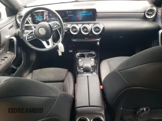 2022 Mercedes-Benz A 220 z VIN W1K3G4EB7NJ360142, wystawiony jako Copart lot #56681965 z przebiegiem 23 363 mil mil oraz Szkoda całkowita • Salvage title. Historia ofert i sprzedaży dostępna na DreamBid. Obrazek 8.
