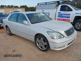 2005 Lexus LS 430 with VIN JTHBN36FX55011393, listed as a IAAI auction lot 41883790 with 186,981 mi miles. Bid and sale history available at carsss.com. Image 1.