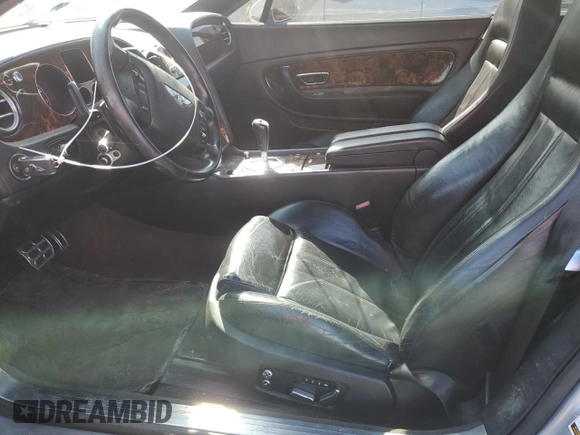 2005 Bentley Continental GT GT z VIN SCBCR63W25C026291, wystawiony jako Copart lot #50234235 z przebiegiem Nie podano mil oraz Szkoda całkowita • Salvage title. Historia ofert i sprzedaży dostępna na DreamBid. Obrazek 7.