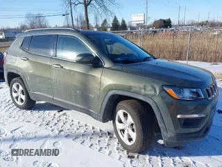 2018 Jeep Compass Latitude with VIN 3C4NJDBB6JT366543, listed as a IAAI auction lot 41553049 with 123,251 mi miles. Bid and sale history available at carsss.com. Image 1.