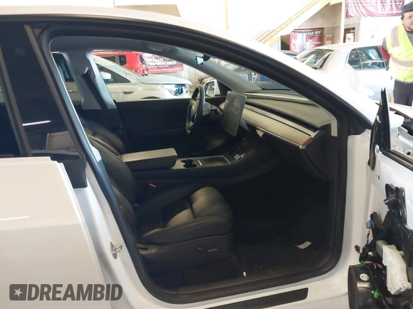 2021 Tesla Model Y Performance with VIN 5YJYGDEF4MF263473, listed as a IAAI auction lot 41851083 with 39,289 mi miles and . Bid and sale history available at DreamBid. Image 5.