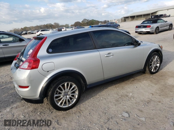 2012 Volvo C30 z VIN YV1672MKXC2286570, wystawiony jako Copart lot #79725734 z przebiegiem 100 661 mil mil oraz Czysty tytuł • Clean title. Historia ofert i sprzedaży dostępna na DreamBid. Obrazek 3.